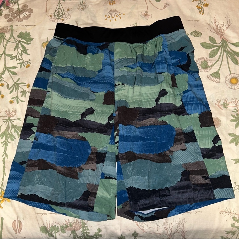 Lululemon Core Short 11"Cactus Camo Desert Teal
Vintage Green - Picture 3 of 6
